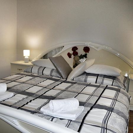 Apartment Nikolic Kaštela Екстериор снимка