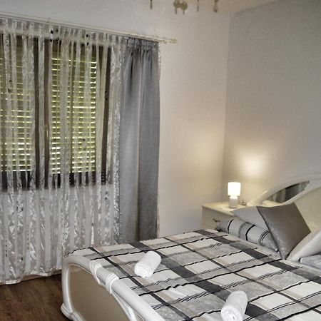 Apartment Nikolic Kaštela Екстериор снимка