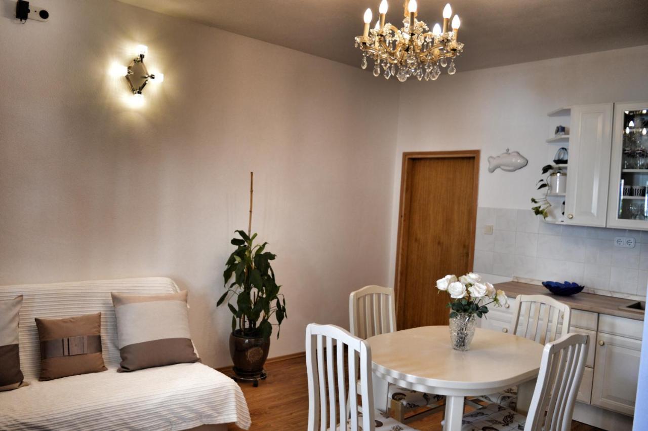 Apartment Nikolic Kaštela Екстериор снимка
