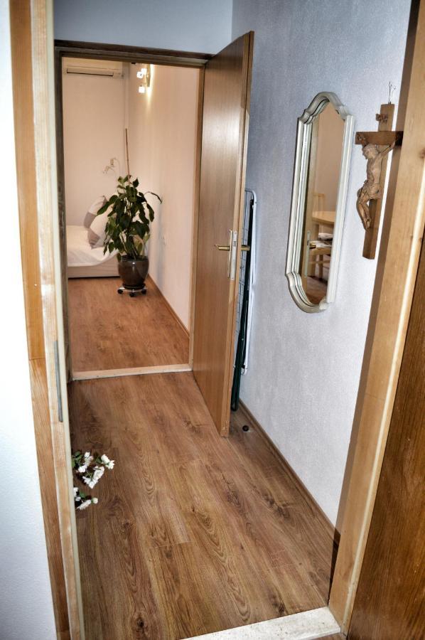 Apartment Nikolic Kaštela Екстериор снимка