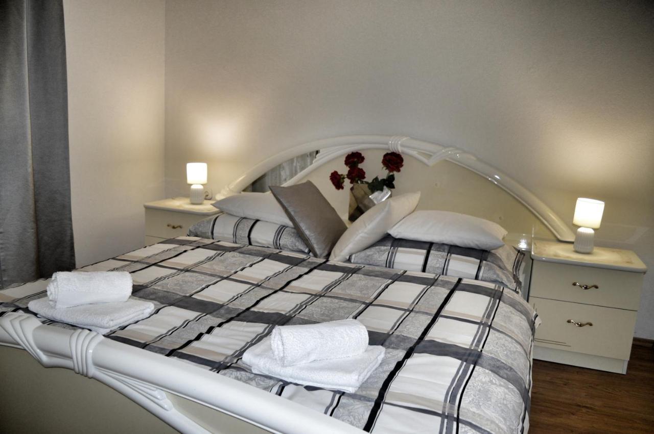 Apartment Nikolic Kaštela Екстериор снимка