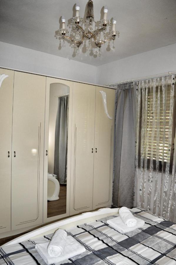 Apartment Nikolic Kaštela Екстериор снимка