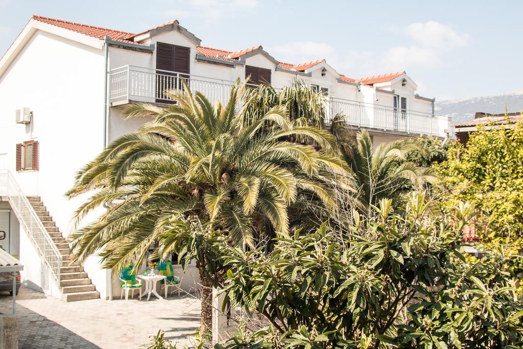 Apartment Nikolic Kaštela Екстериор снимка